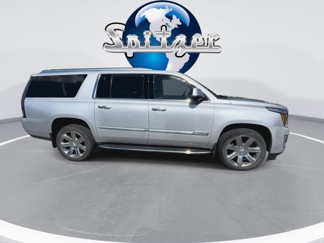 Used 2020 Silver Cadillac Luxury image 9