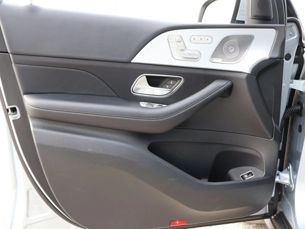 Used 2025 Black Mercedes-Benz GLE 350 image 21