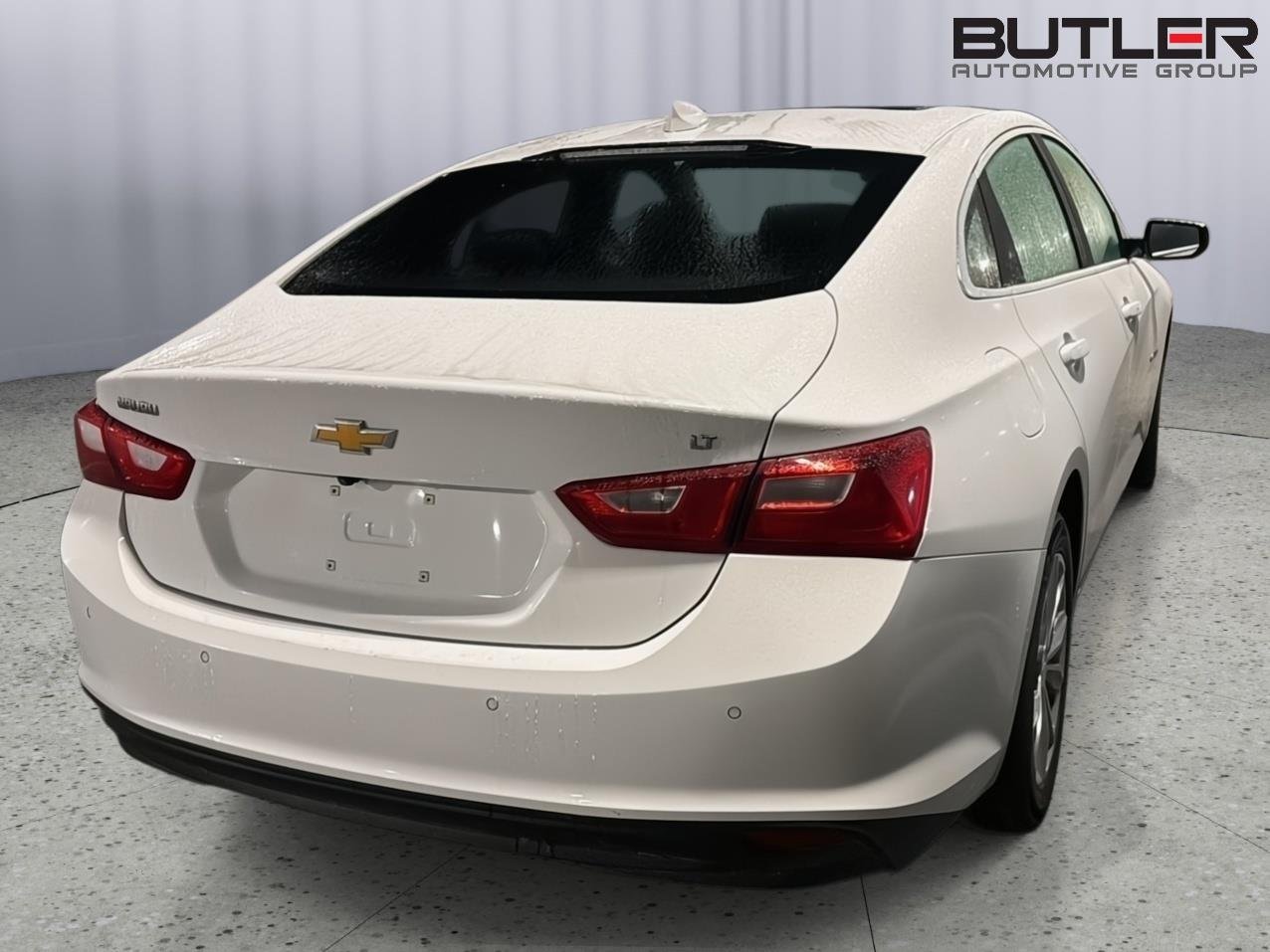 Used 2024 Summit White Chevrolet LT image 8