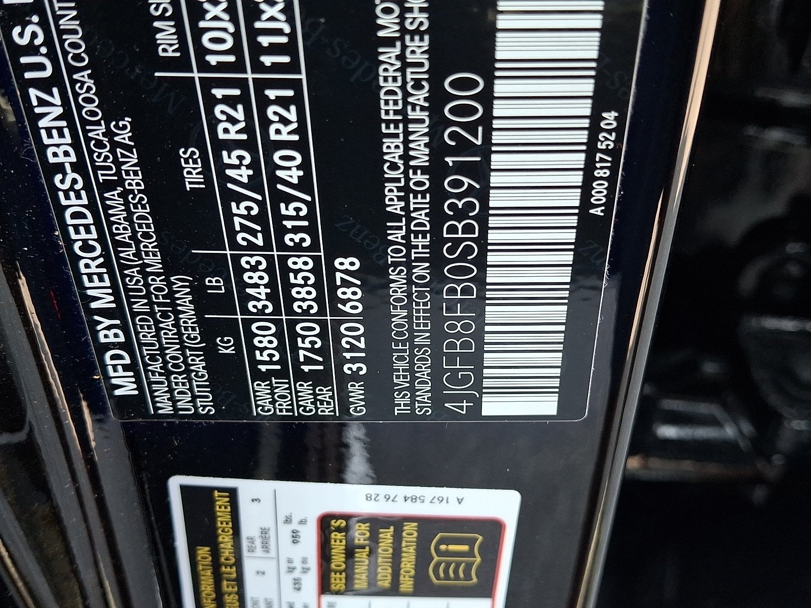 Certified Used 2025 Black Mercedes-Benz 4MATIC® image 29