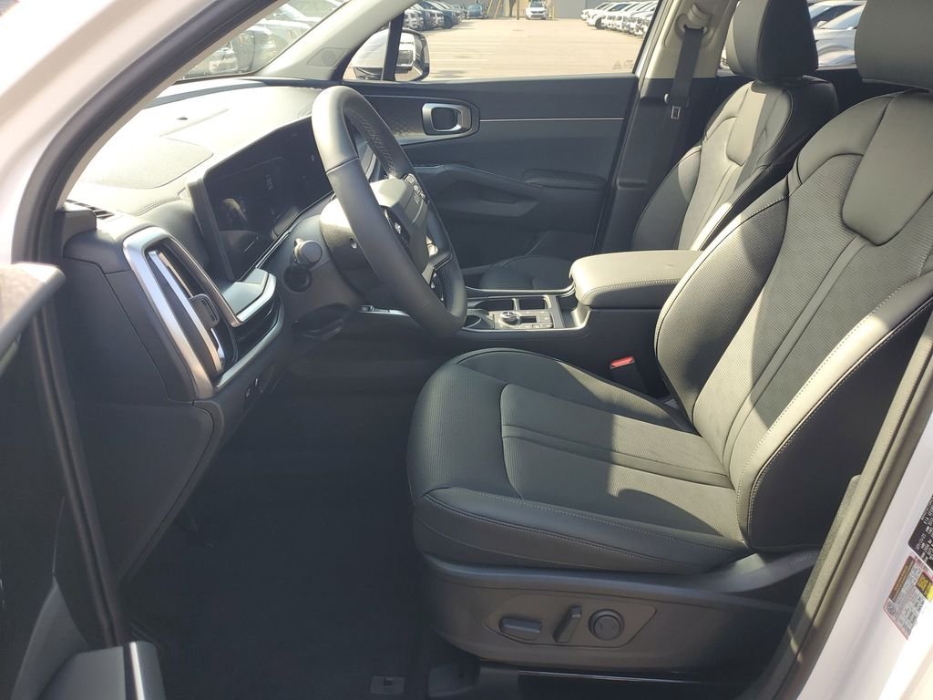 New 2026 White Kia EX image 22