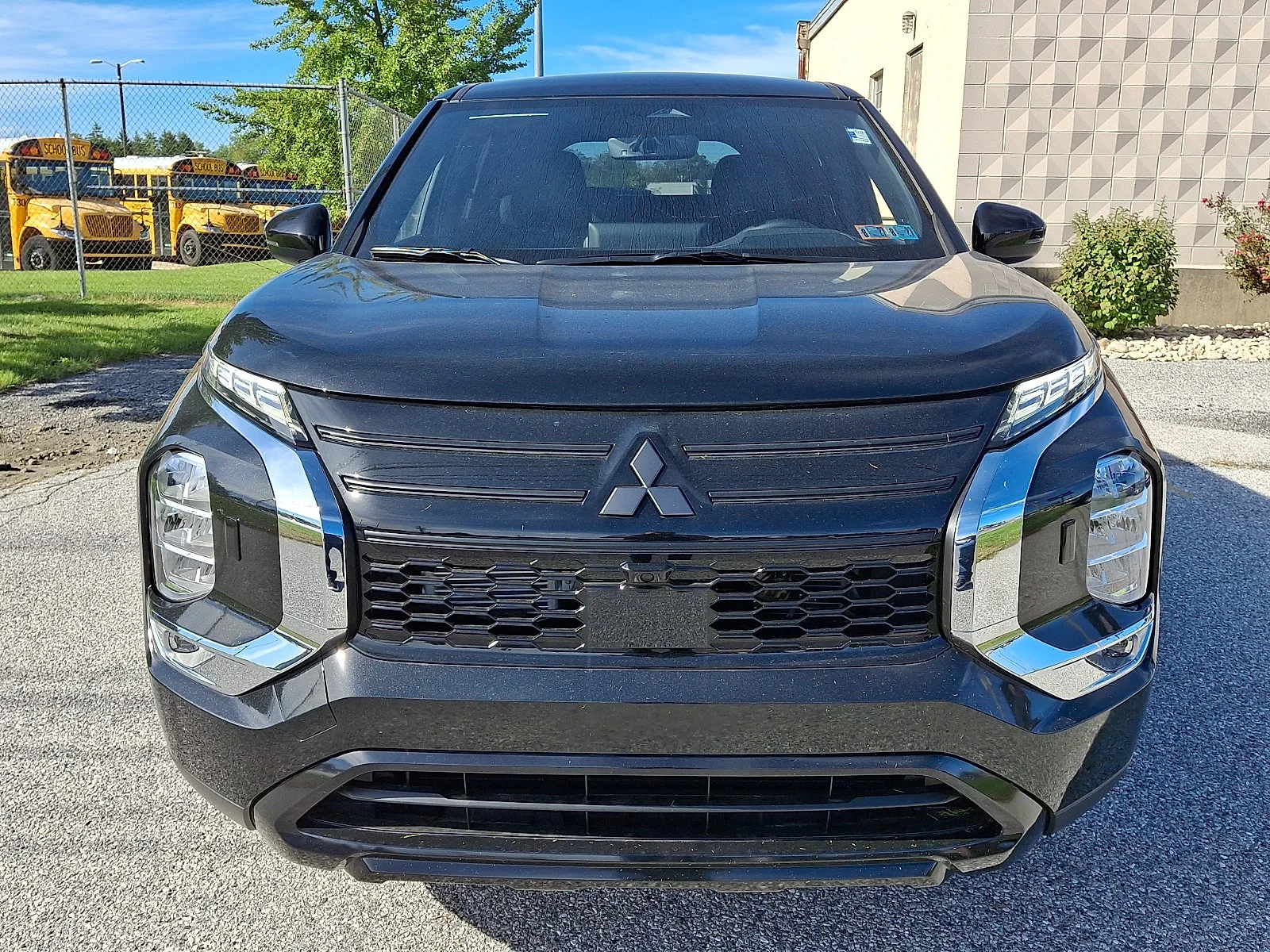 New 2026 Black Mitsubishi LE image 3