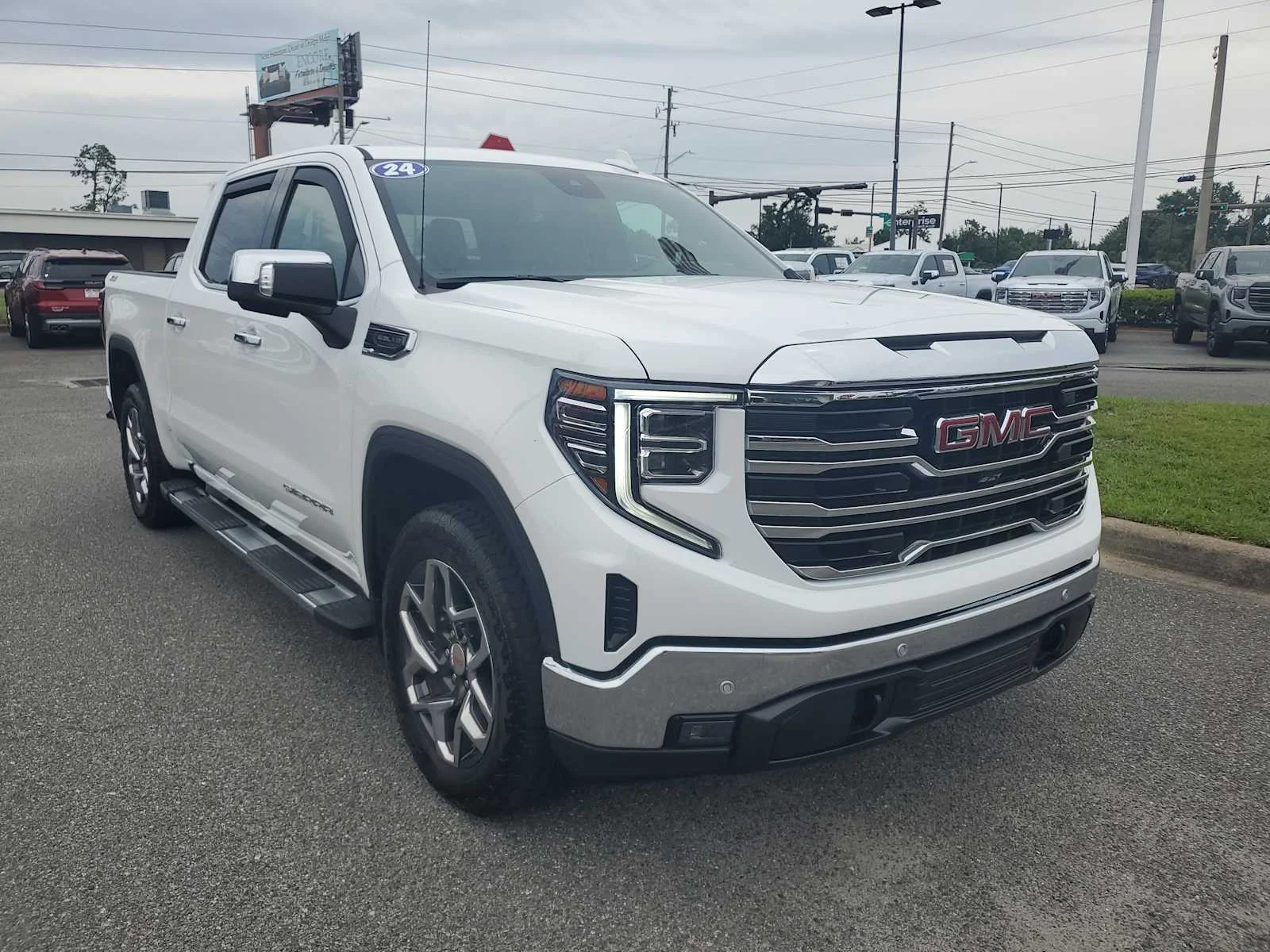 Used 2024 Summit White GMC SLT image 8