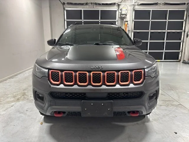 Used 2023 Gray Jeep Trailhawk image 3