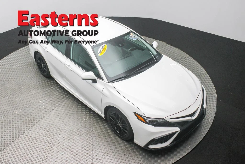 Used 2023 White Toyota SE image 3