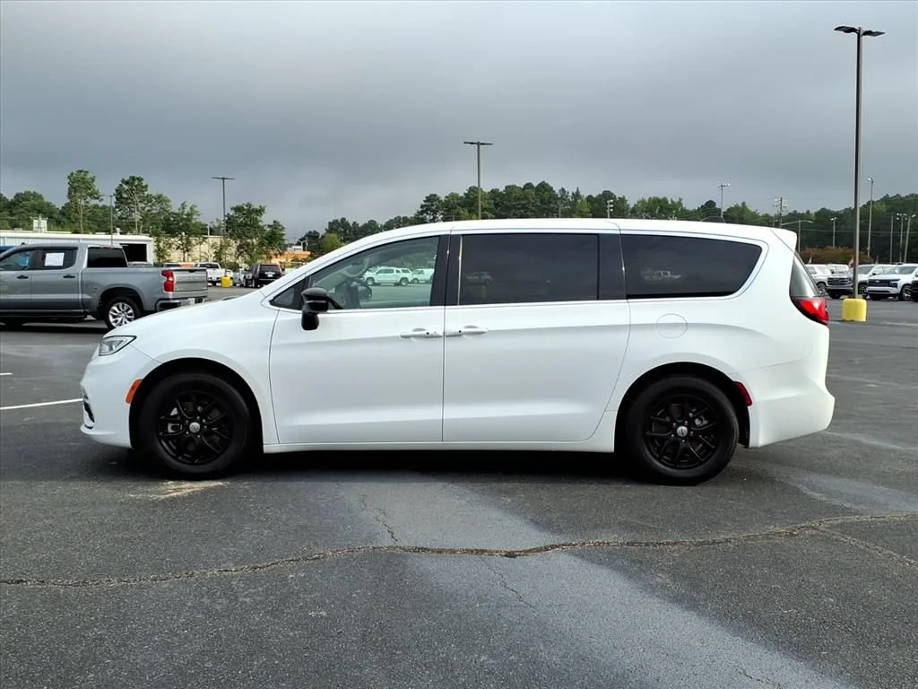 Used 2024 White Chrysler Touring L image 16