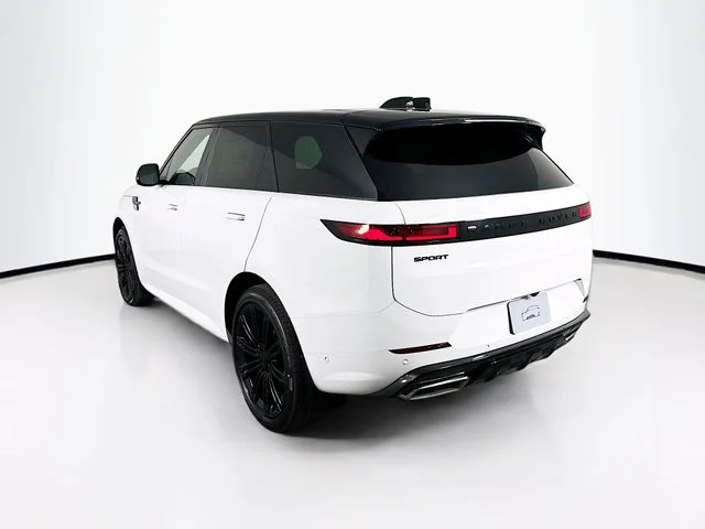 New 2026 White Land Rover Dynamic SE image 7