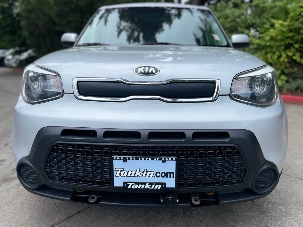 Used 2016 Bright Silver Kia Base image 8
