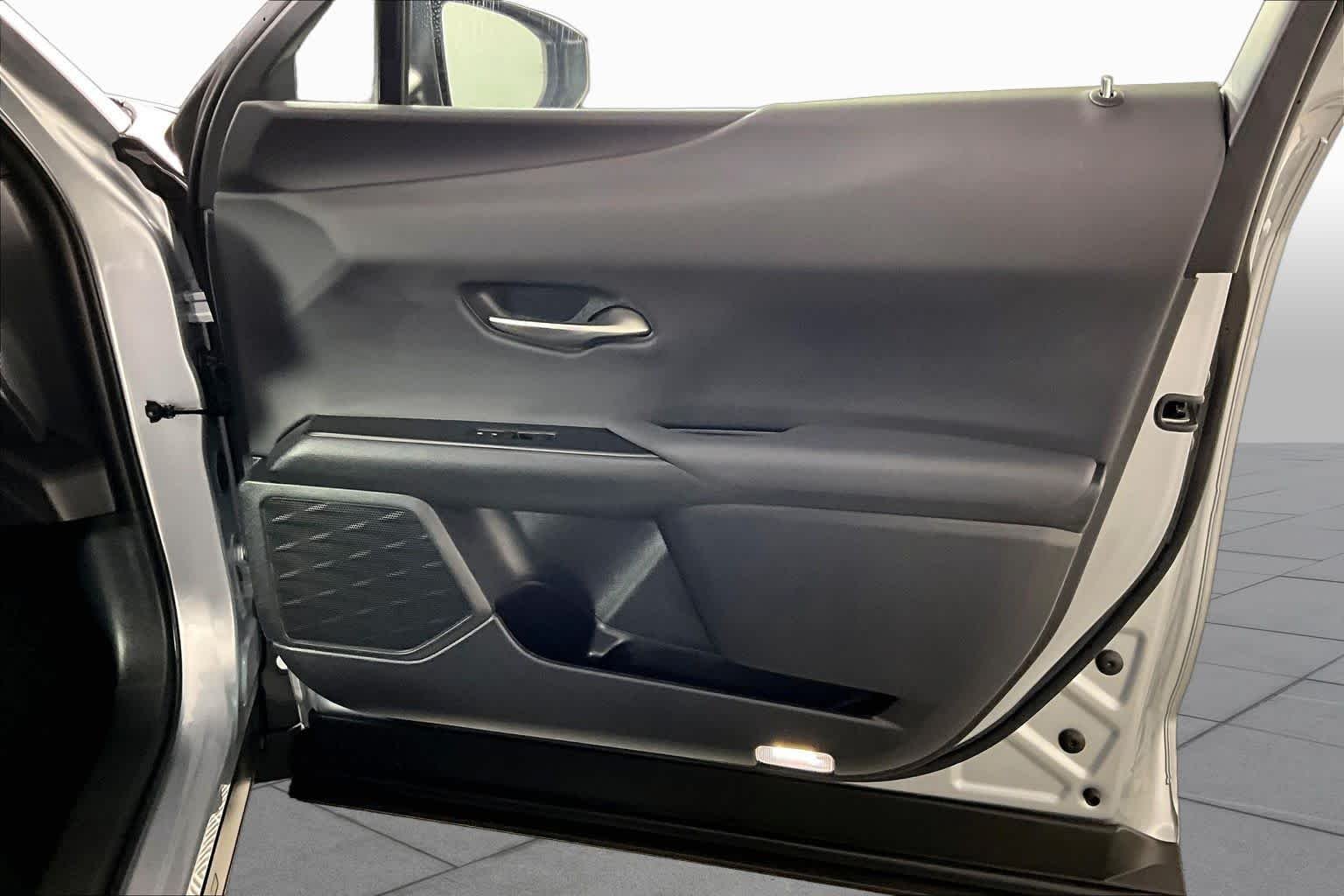 Used 2025 Iridium Lexus Premium image 21