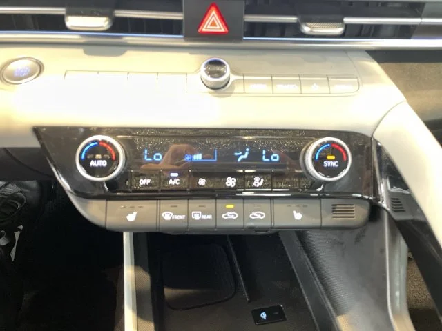 2024 Hyundai Elantra Limited - Photo 25