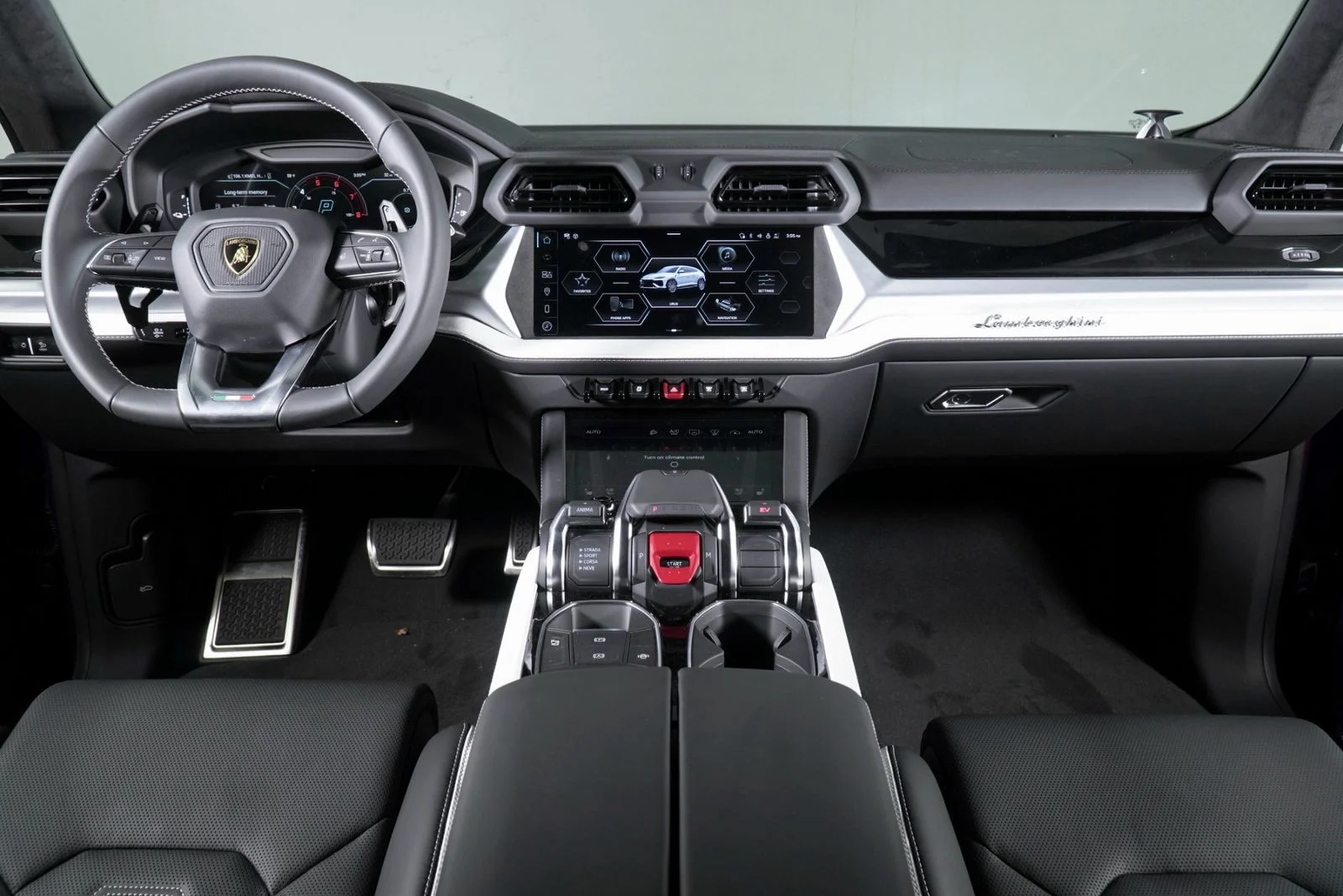 Used 2025  Lamborghini  image 10