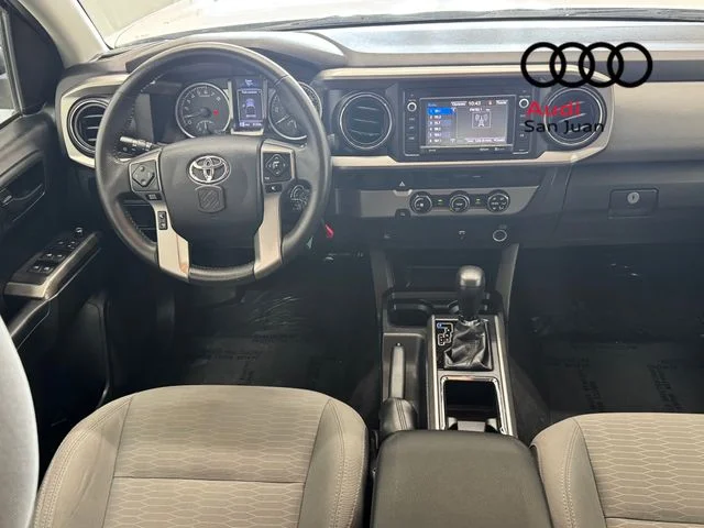 Used 2017 White Toyota SR5 image 28