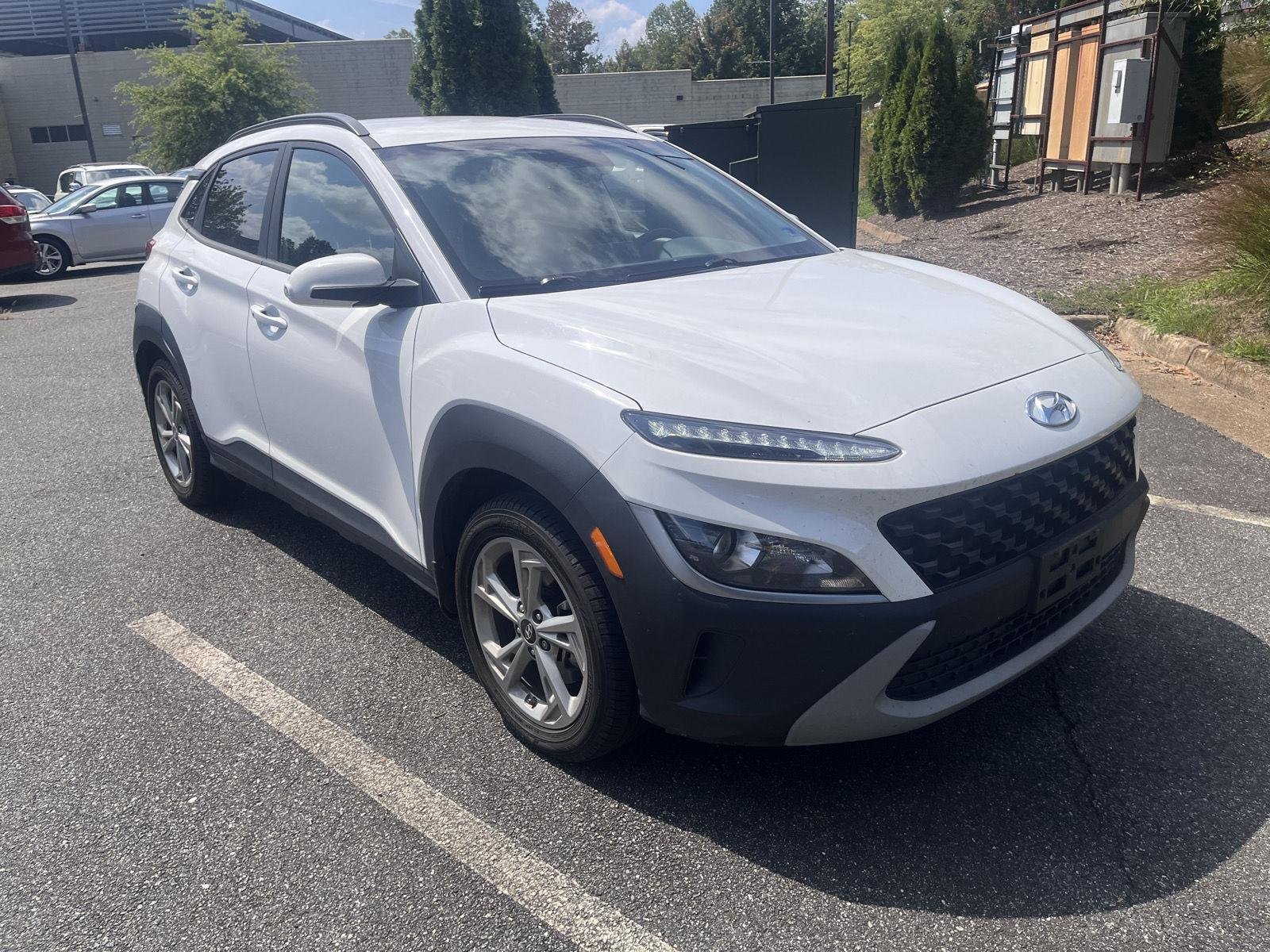 Used 2023 Lunar White Hyundai SEL image 2
