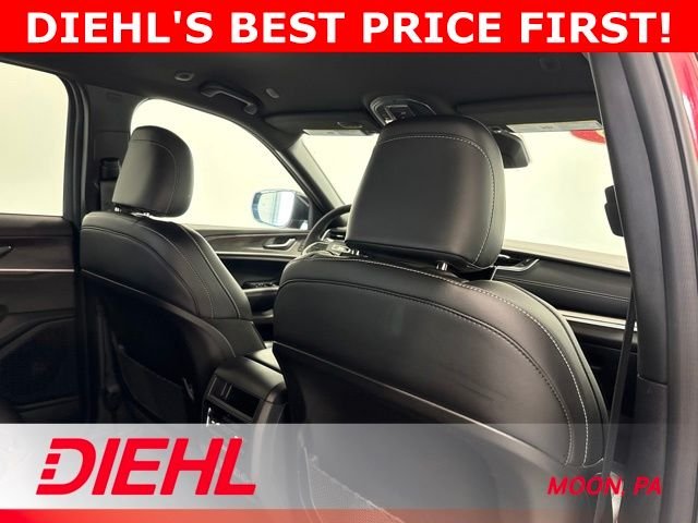 Used 2025 Red Jeep Limited image 12