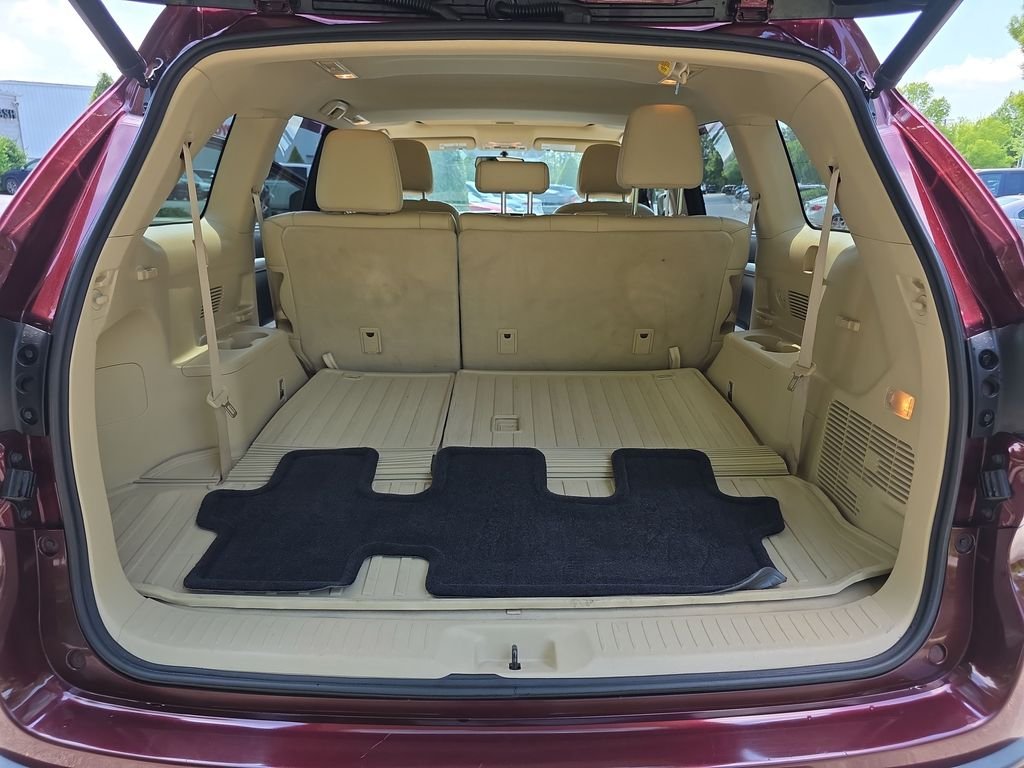 Used 2015 Red Toyota XLE V6 image 38