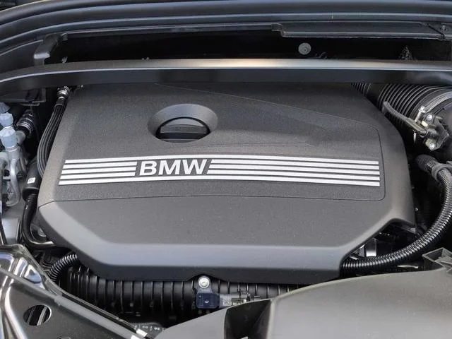 New 2026 Mineral White Metallic BMW xDrive28i image 14