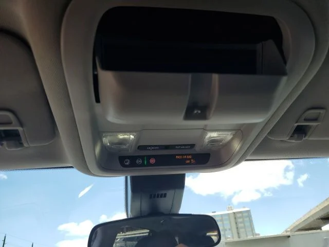 Used 2023 White Chevrolet LT image 18