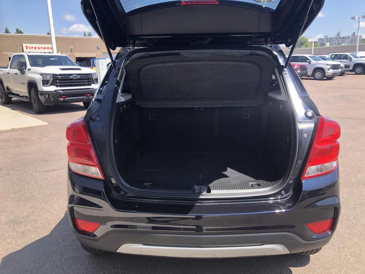Used 2022 Blue Chevrolet Awd 4dr Lt image 8