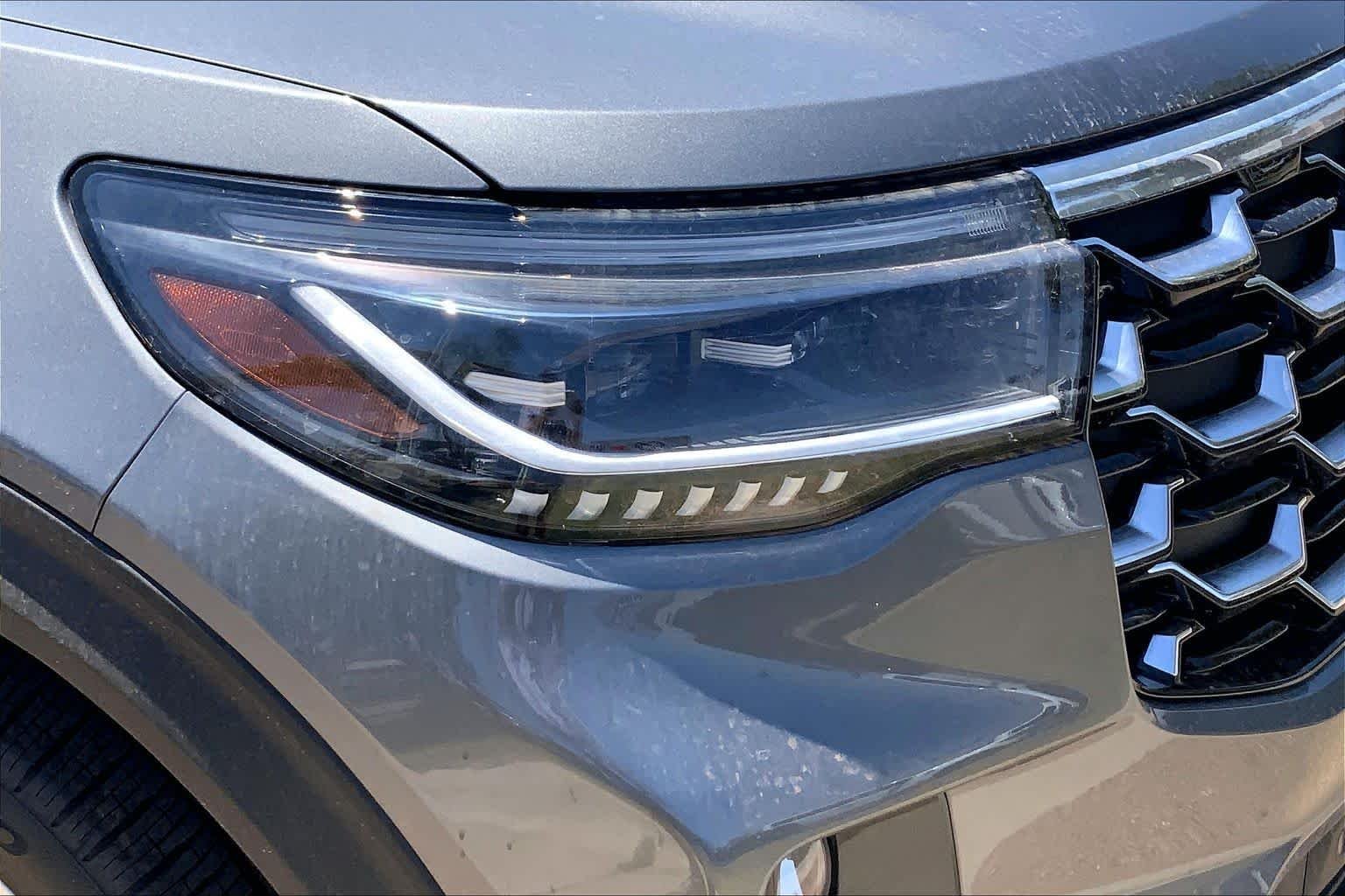 New 2026 Carbonized Gray Metallic Ford Platinum™ image 13