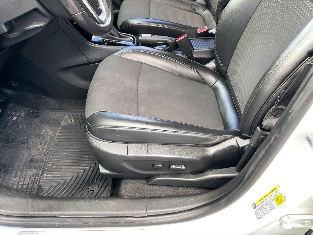 Used 2020 Summit White Buick Preferred image 33