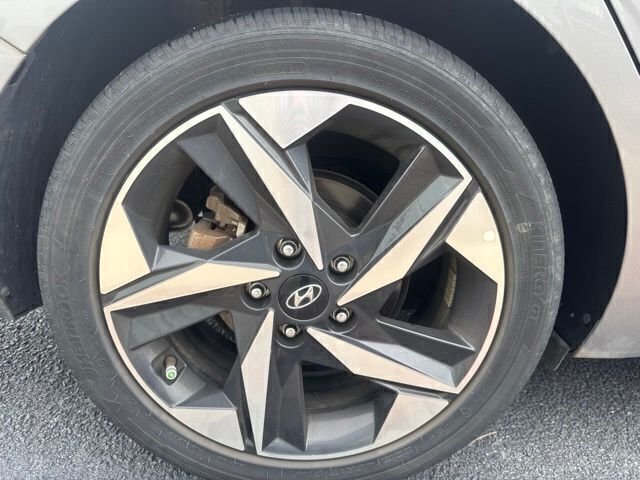 Used 2022  Hyundai Limited image 6