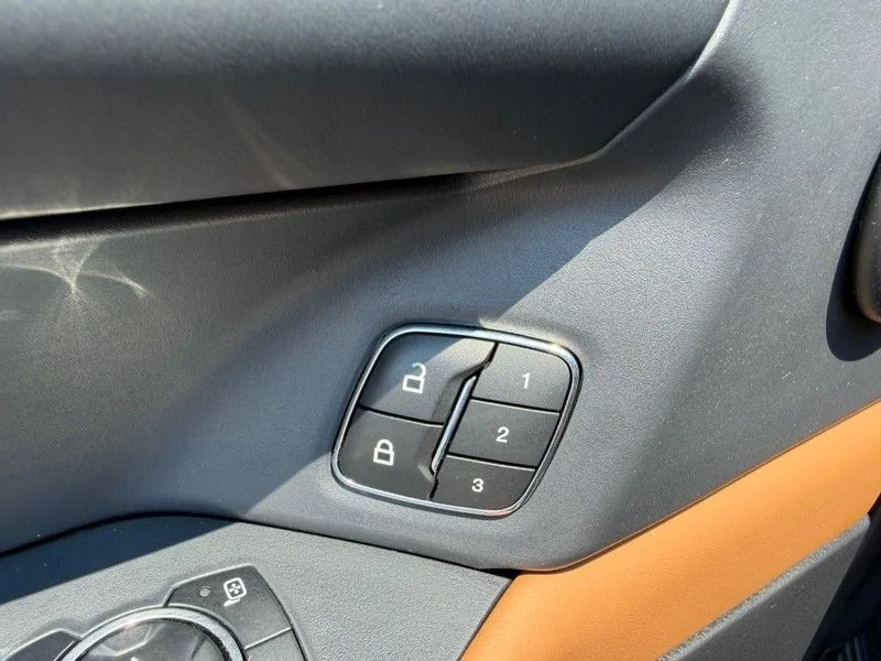 Used 2023 White Ford Platinum image 21