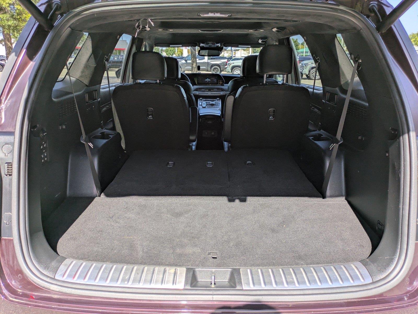 Used 2022 Sierra Burgundy Hyundai Calligraphy image 13