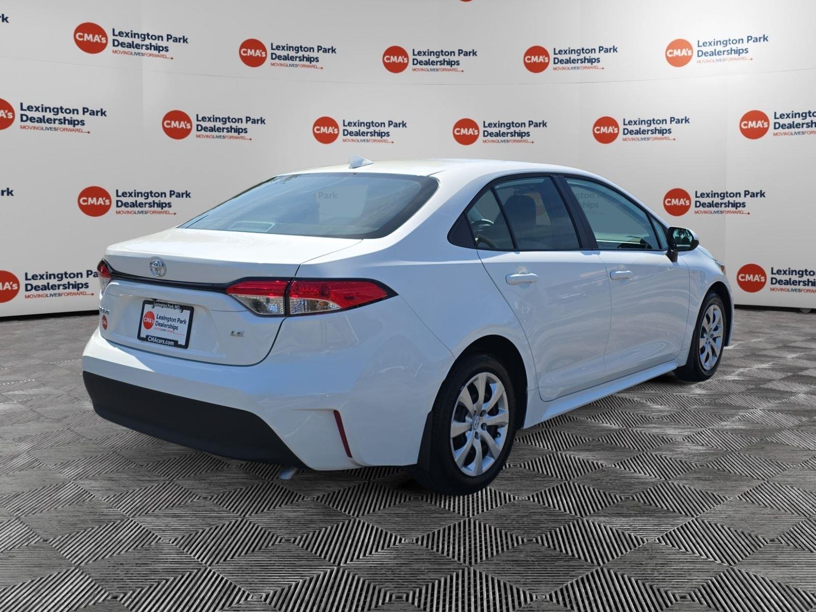 Used 2025 Ice Cap Toyota LE image 7