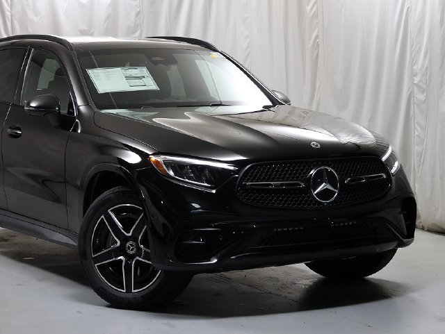 New 2027 Black Mercedes-Benz GLC 300 image 29