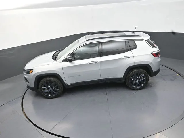New 2026 Silver Zynith Metallic Clear-Coat Exterior Paint Jeep  image 14