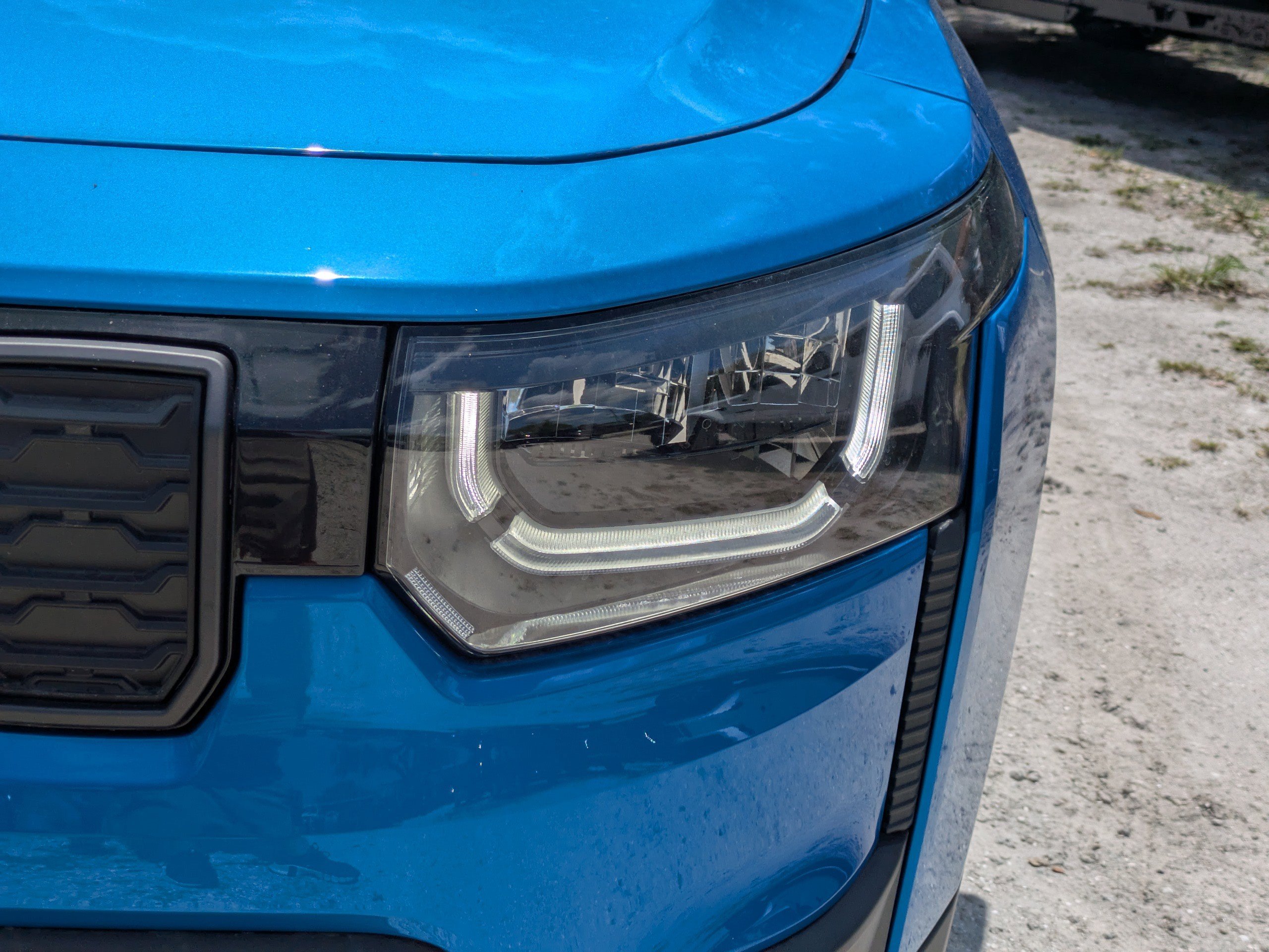 New 2026 Hydro Blue Pearl-Coat Exterior Paint Jeep Limited image 9