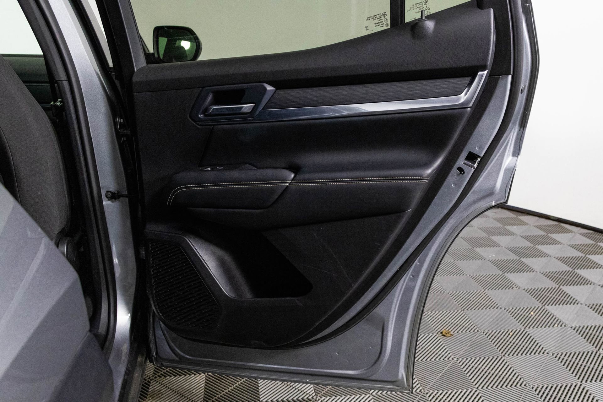 2025 GMC TERRAIN - Image 35