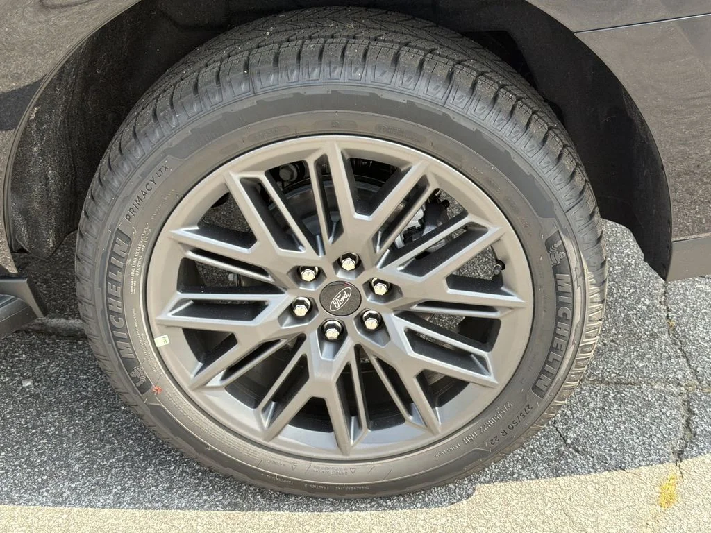 New 2026 Black Ford Platinum image 17