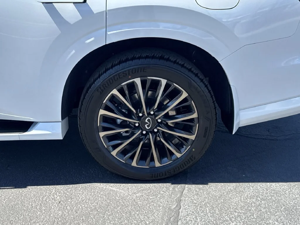 New 2026 2T RADIANT WHIT INFINITI Autograph 4WD image 34