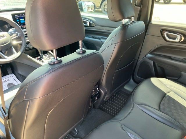 New 2026 Fathom Blue Pearl-Coat Exterior Paint Jeep Latitude Altitude image 22