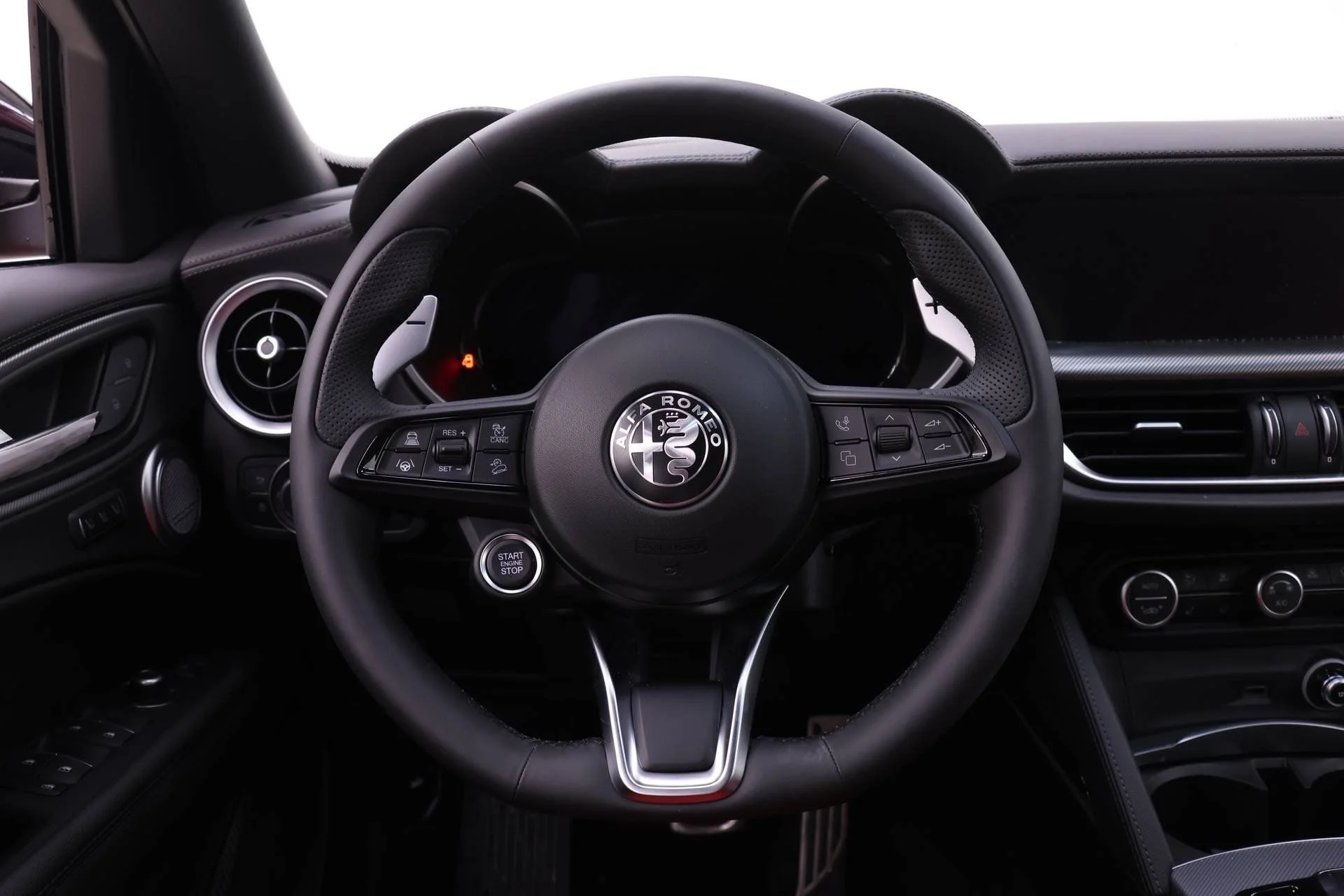 New 2026 Alfa Rosso (Red) Exterior Paint Alfa Romeo Base image 15