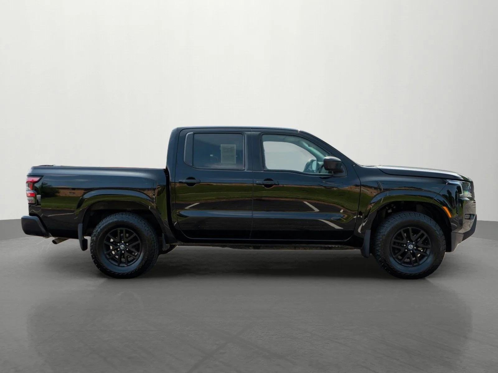 Used 2022 Super Black Nissan S image 8