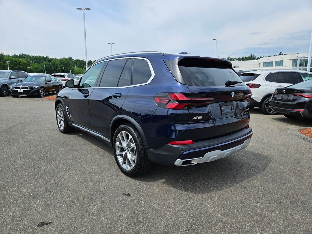 Used 2026 Tanzanite Blue II Metallic BMW xDrive40i image 5