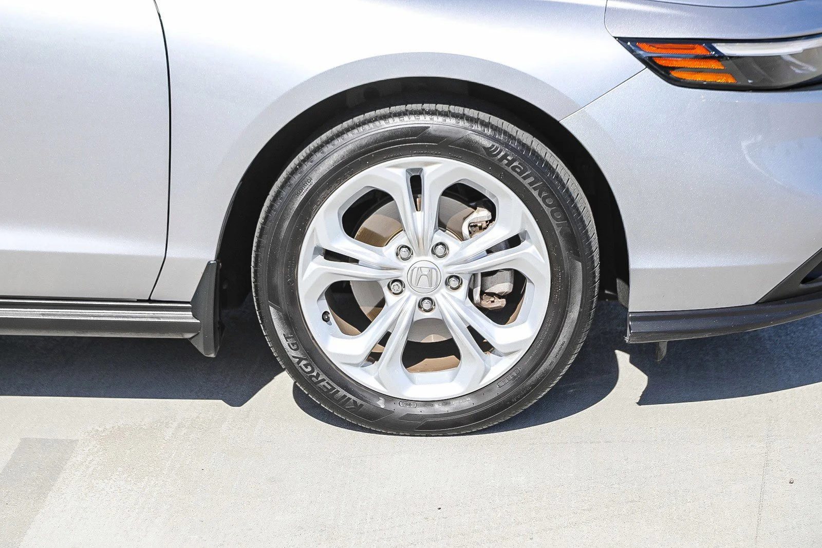 2024 Honda Accord LX - Photo 9