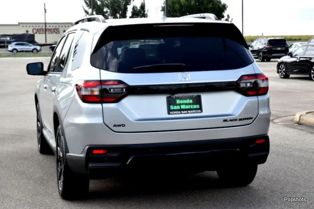New 2026 Solar Silver Metallic Honda AWD Black Edition image 4