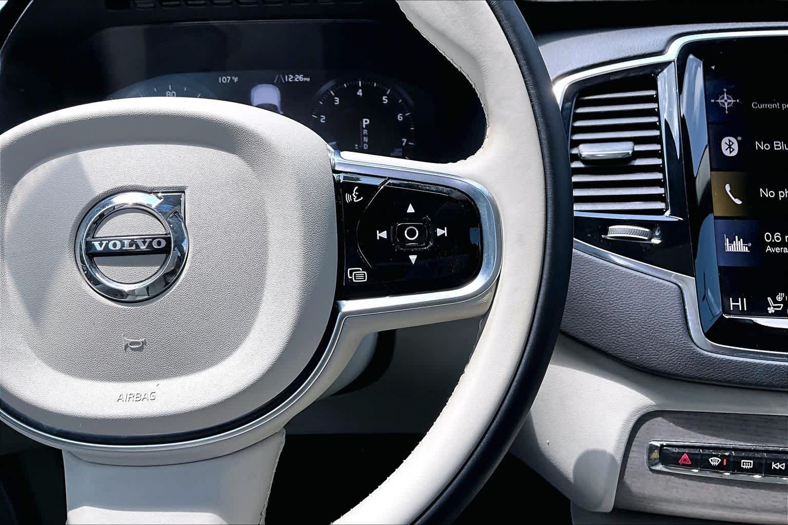 Used 2021 Crystal White Metallic Volvo Inscription image 25