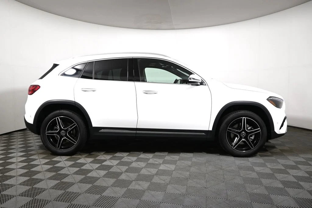 New 2026 White Mercedes-Benz GLA 250 image 8