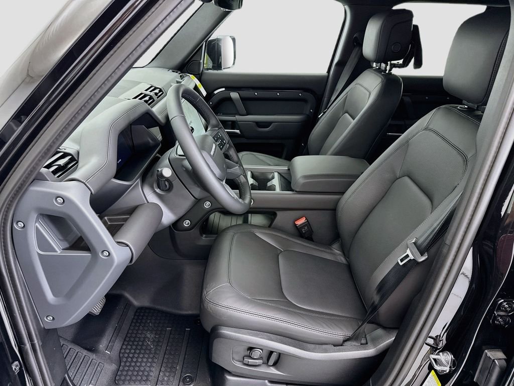 New 2026 Santorini Black Land Rover X-Dynamic SE image 17