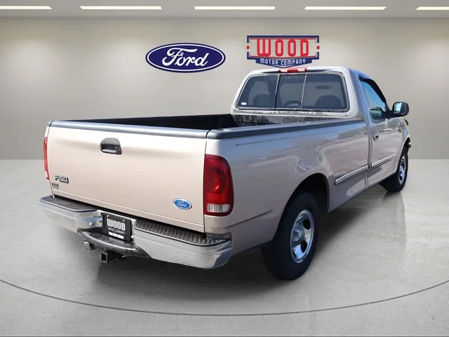 Used 1997 Champagne Ford Lariat image 3