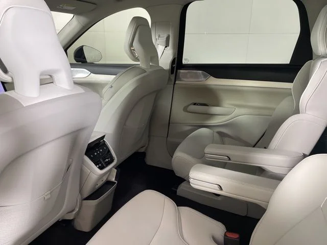 2025 Volvo EX90 Ultra - Photo 33