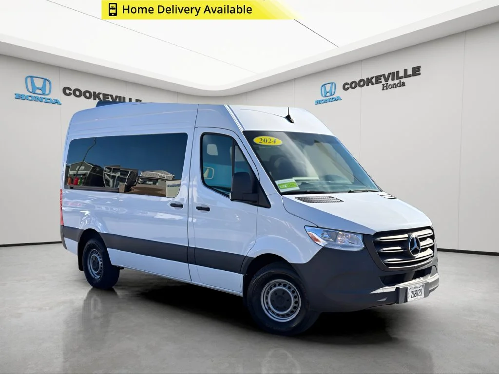 Used 2024 Arctic W Mercedes-Benz Passenger 144 WB image 1