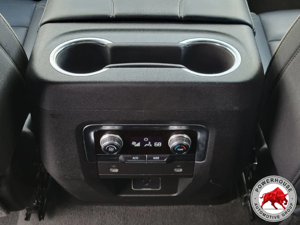 Used 2024 White GMC SLT image 18