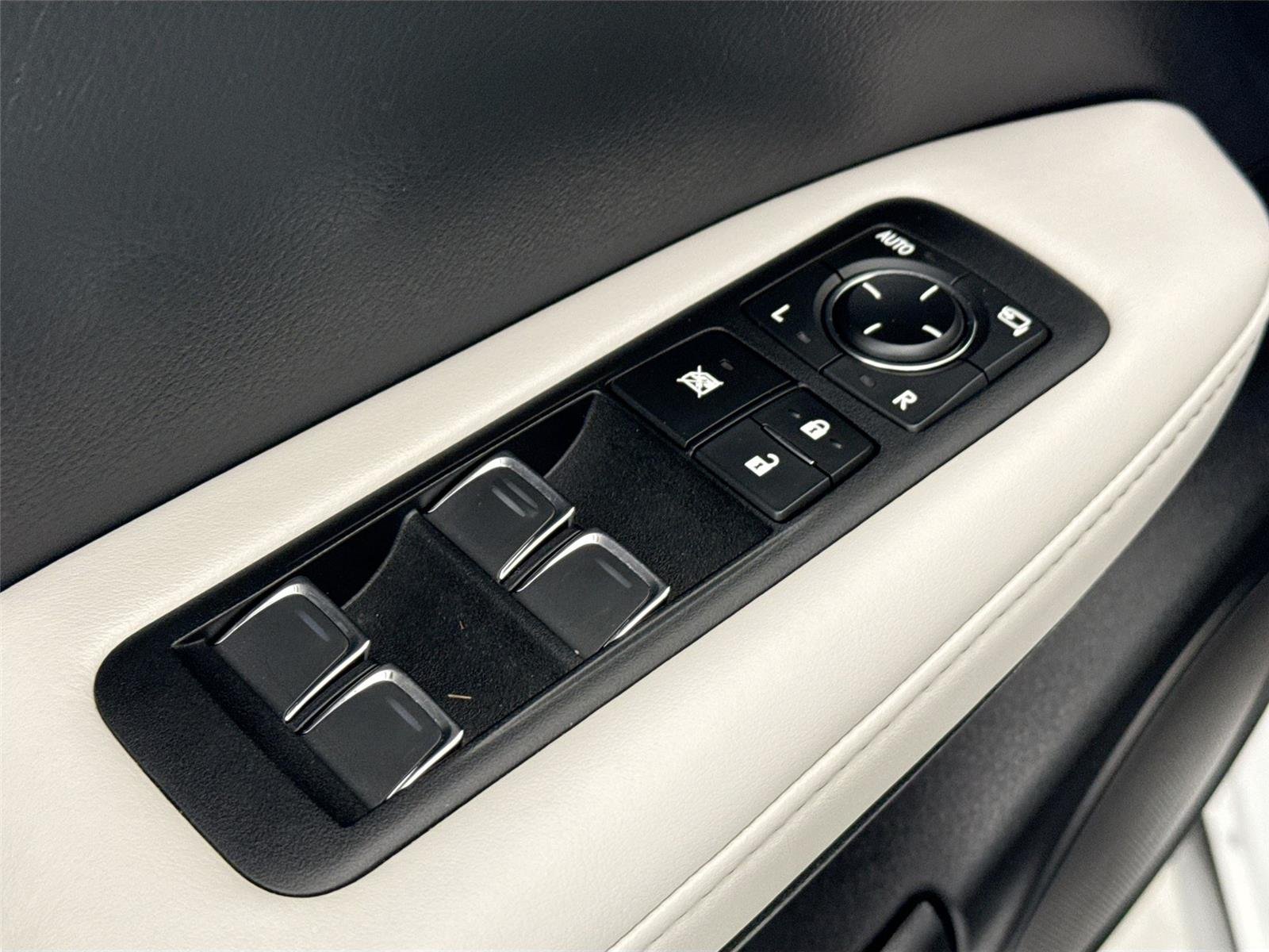 Used 2020 Eminent White Pearl Lexus RX 350 image 27