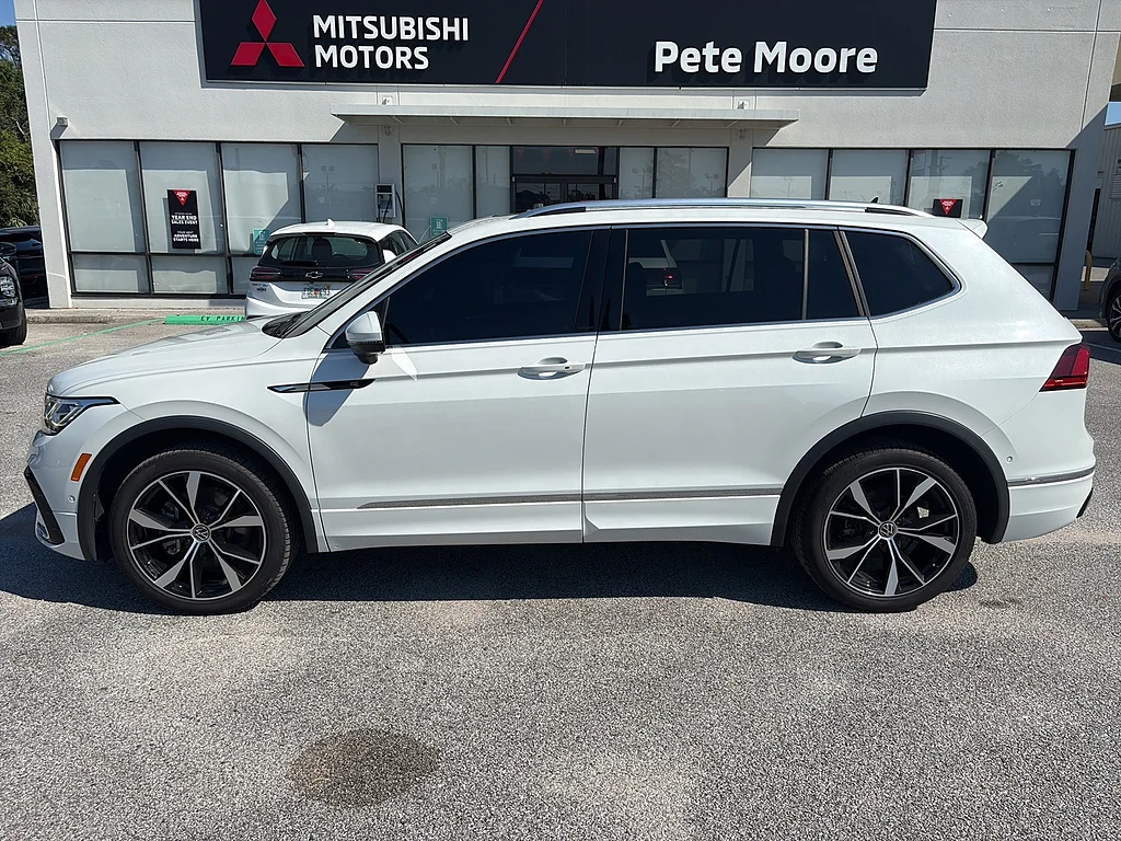 Used 2022 Oryx White Pearl Volkswagen 2.0T SEL R-Line 4MOTION image 24
