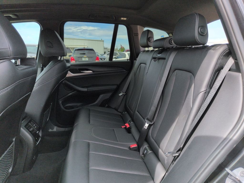 Used 2024 Gray BMW xDrive30i image 21